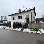Danner Regau - Moeblierte Langzeit- & Monteurapartments Nahe Gmunden, Laakirchen, Salzburg & Wels I Vollmoebliert & Mit Parkplatz Rutzenmoos