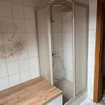 Danner Regau - Moeblierte Langzeit- & Monteurapartments Nahe Gmunden, Laakirchen, Salzburg & Wels I Vollmoebliert & Mit Parkplatz Homestay