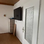 Homestay Danner Regau - Moeblierte Langzeit- & Monteurapartments Nahe Gmunden, Laakirchen, Salzburg & Wels I Vollmoebliert & Mit Parkplatz Rutzenmoos
