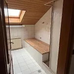 Danner Regau - Moeblierte Langzeit- & Monteurapartments Nahe Gmunden, Laakirchen, Salzburg & Wels I Vollmoebliert & Mit Parkplatz Homestay
