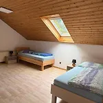 Danner Regau - Moeblierte Langzeit- & Monteurapartments Nahe Gmunden, Laakirchen, Salzburg & Wels I Vollmoebliert & Mit Parkplatz * Rutzenmoos