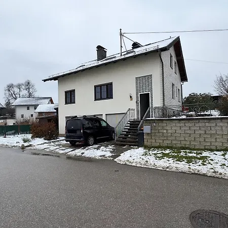 Danner Regau - Moeblierte Langzeit- & Monteurapartments Nahe Gmunden, Laakirchen, Salzburg & Wels I Vollmoebliert & Mit Parkplatz Rutzenmoos