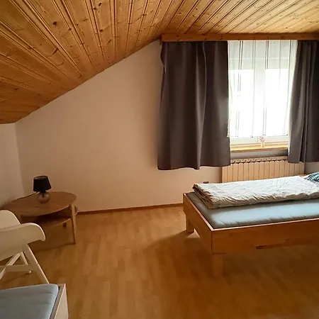 Privat bolig Danner Regau - Moeblierte Langzeit- & Monteurapartments Nahe Gmunden, Laakirchen, Salzburg & Wels I Vollmoebliert & Mit Parkplatz *