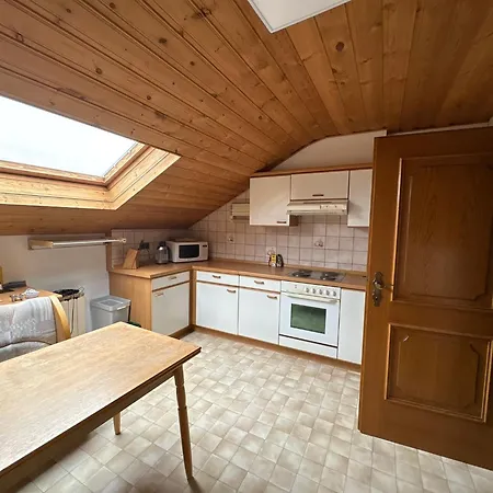 Danner Regau - Moeblierte Langzeit- & Monteurapartments Nahe Gmunden, Laakirchen, Salzburg & Wels I Vollmoebliert & Mit Parkplatz