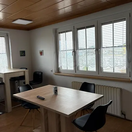 홈스테이 Danner Regau - Moeblierte Langzeit- & Monteurapartments Nahe Gmunden, Laakirchen, Salzburg & Wels I Vollmoebliert & Mit Parkplatz