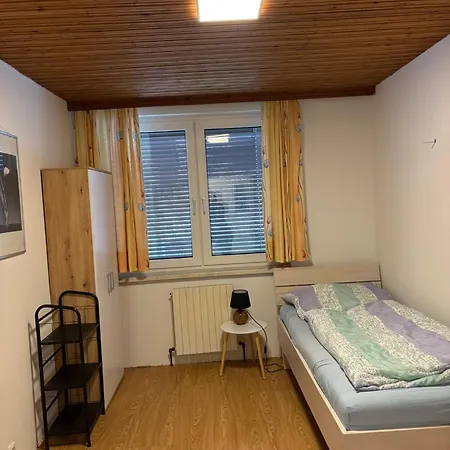 Danner Regau - Moeblierte Langzeit- & Monteurapartments Nahe Gmunden, Laakirchen, Salzburg & Wels I Vollmoebliert & Mit Parkplatz * Rutzenmoos