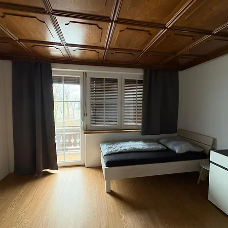 Danner Regau - Moeblierte Langzeit- & Monteurapartments Nahe Gmunden, Laakirchen, Salzburg & Wels I Vollmoebliert & Mit Parkplatz Rutzenmoos