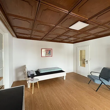 Danner Regau - Moeblierte Langzeit- & Monteurapartments Nahe Gmunden, Laakirchen, Salzburg & Wels I Vollmoebliert & Mit Parkplatz Habitación en casa particular