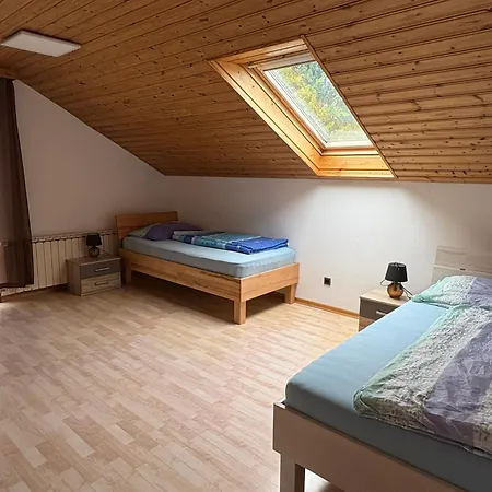 Danner Regau - Moeblierte Langzeit- & Monteurapartments Nahe Gmunden, Laakirchen, Salzburg & Wels I Vollmoebliert & Mit Parkplatz * Rutzenmoos