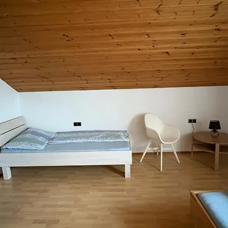 Danner Regau - Moeblierte Langzeit- & Monteurapartments Nahe Gmunden, Laakirchen, Salzburg & Wels I Vollmoebliert & Mit Parkplatz