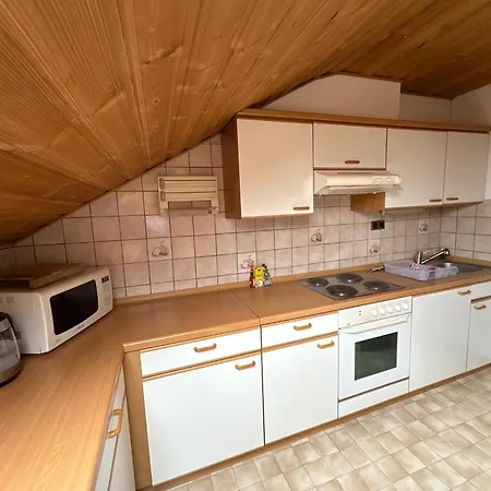 홈스테이 Danner Regau - Moeblierte Langzeit- & Monteurapartments Nahe Gmunden, Laakirchen, Salzburg & Wels I Vollmoebliert & Mit Parkplatz
