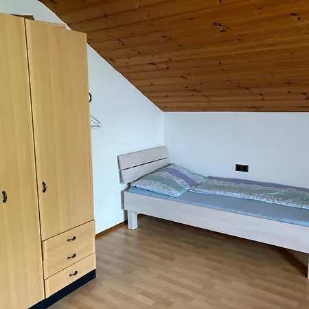 홈스테이 Danner Regau - Moeblierte Langzeit- & Monteurapartments Nahe Gmunden, Laakirchen, Salzburg & Wels I Vollmoebliert & Mit Parkplatz