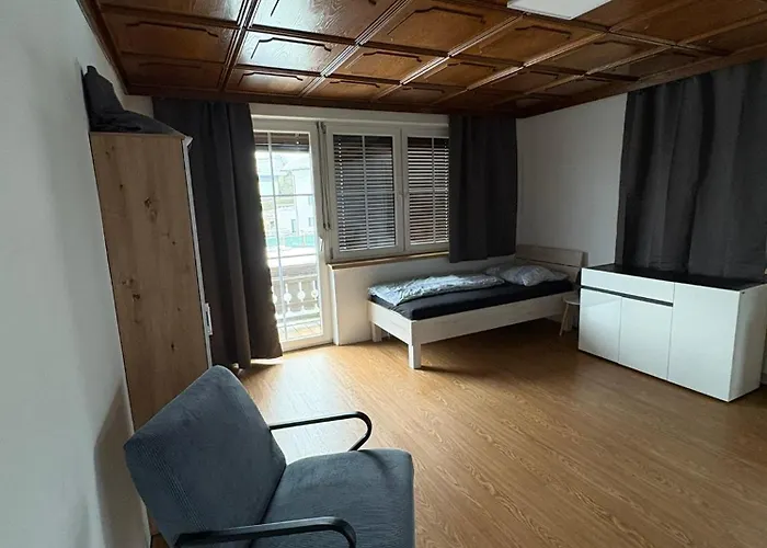 Danner Regau - Moeblierte Langzeit- & Monteurapartments Nahe Gmunden, Laakirchen, Salzburg & Wels I Vollmoebliert & Mit Parkplatz Habitación en casa particular Rutzenmoos