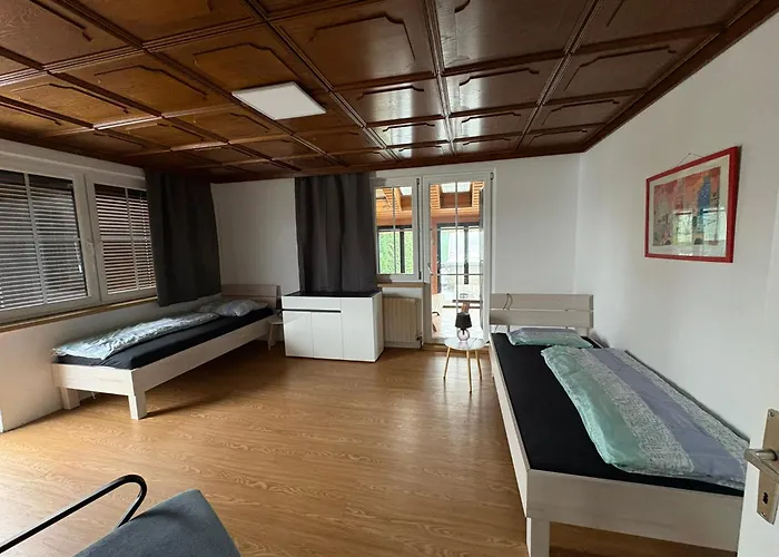 Habitación en casa particular Danner Regau - Moeblierte Langzeit- & Monteurapartments Nahe Gmunden, Laakirchen, Salzburg & Wels I Vollmoebliert & Mit Parkplatz Rutzenmoos