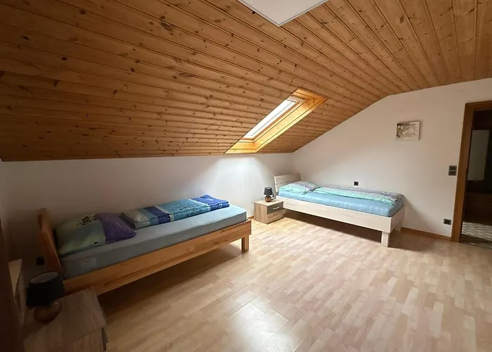 Habitación en casa particular Danner Regau - Moeblierte Langzeit- & Monteurapartments Nahe Gmunden, Laakirchen, Salzburg & Wels I Vollmoebliert & Mit Parkplatz