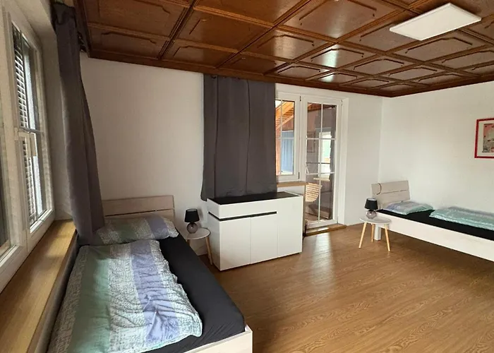 Danner Regau - Moeblierte Langzeit- & Monteurapartments Nahe Gmunden, Laakirchen, Salzburg & Wels I Vollmoebliert & Mit Parkplatz *