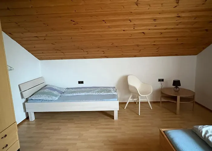 Danner Regau - Moeblierte Langzeit- & Monteurapartments Nahe Gmunden, Laakirchen, Salzburg & Wels I Vollmoebliert & Mit Parkplatz