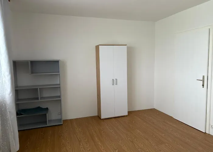 Danner Regau - Moeblierte Langzeit- & Monteurapartments Nahe Gmunden, Laakirchen, Salzburg & Wels I Vollmoebliert & Mit Parkplatz * Rutzenmoos