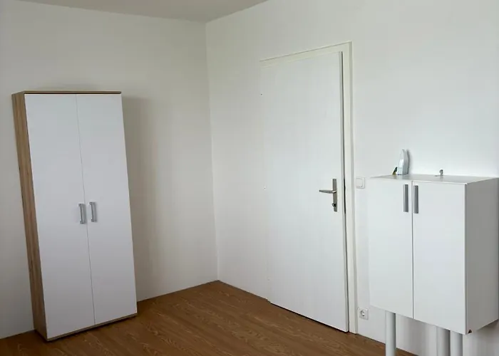 Danner Regau - Moeblierte Langzeit- & Monteurapartments Nahe Gmunden, Laakirchen, Salzburg & Wels I Vollmoebliert & Mit Parkplatz