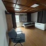 Danner Regau - Moeblierte Langzeit- & Monteurapartments Nahe Gmunden, Laakirchen, Salzburg & Wels I Vollmoebliert & Mit Parkplatz Habitación en casa particular Rutzenmoos