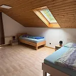 Danner Regau - Moeblierte Langzeit- & Monteurapartments Nahe Gmunden, Laakirchen, Salzburg & Wels I Vollmoebliert & Mit Parkplatz * Rutzenmoos