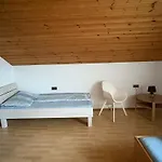 Danner Regau - Moeblierte Langzeit- & Monteurapartments Nahe Gmunden, Laakirchen, Salzburg & Wels I Vollmoebliert & Mit Parkplatz