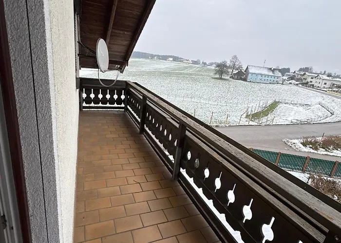 Danner Regau - Moeblierte Langzeit- & Monteurapartments Nahe Gmunden, Laakirchen, Salzburg & Wels I Vollmoebliert & Mit Parkplatz Δωμάτια σε οικογενειακή κατοικία