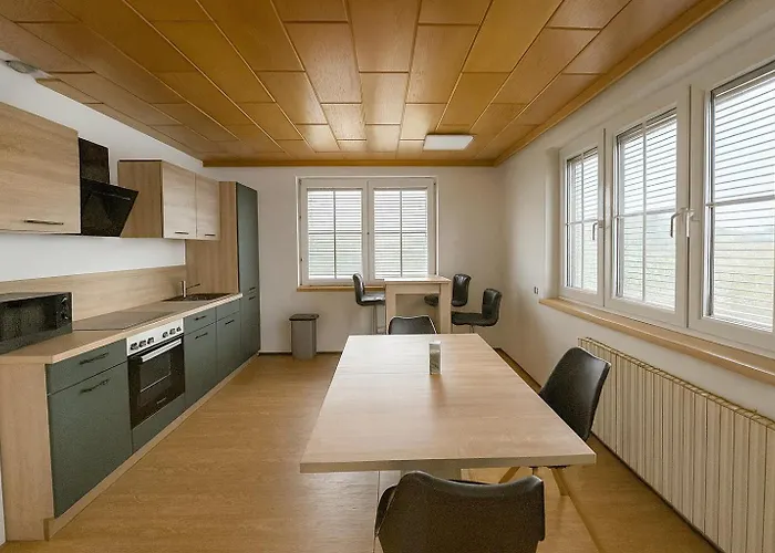 Danner Regau - Moeblierte Langzeit- & Monteurapartments Nahe Gmunden, Laakirchen, Salzburg & Wels I Vollmoebliert & Mit Parkplatz